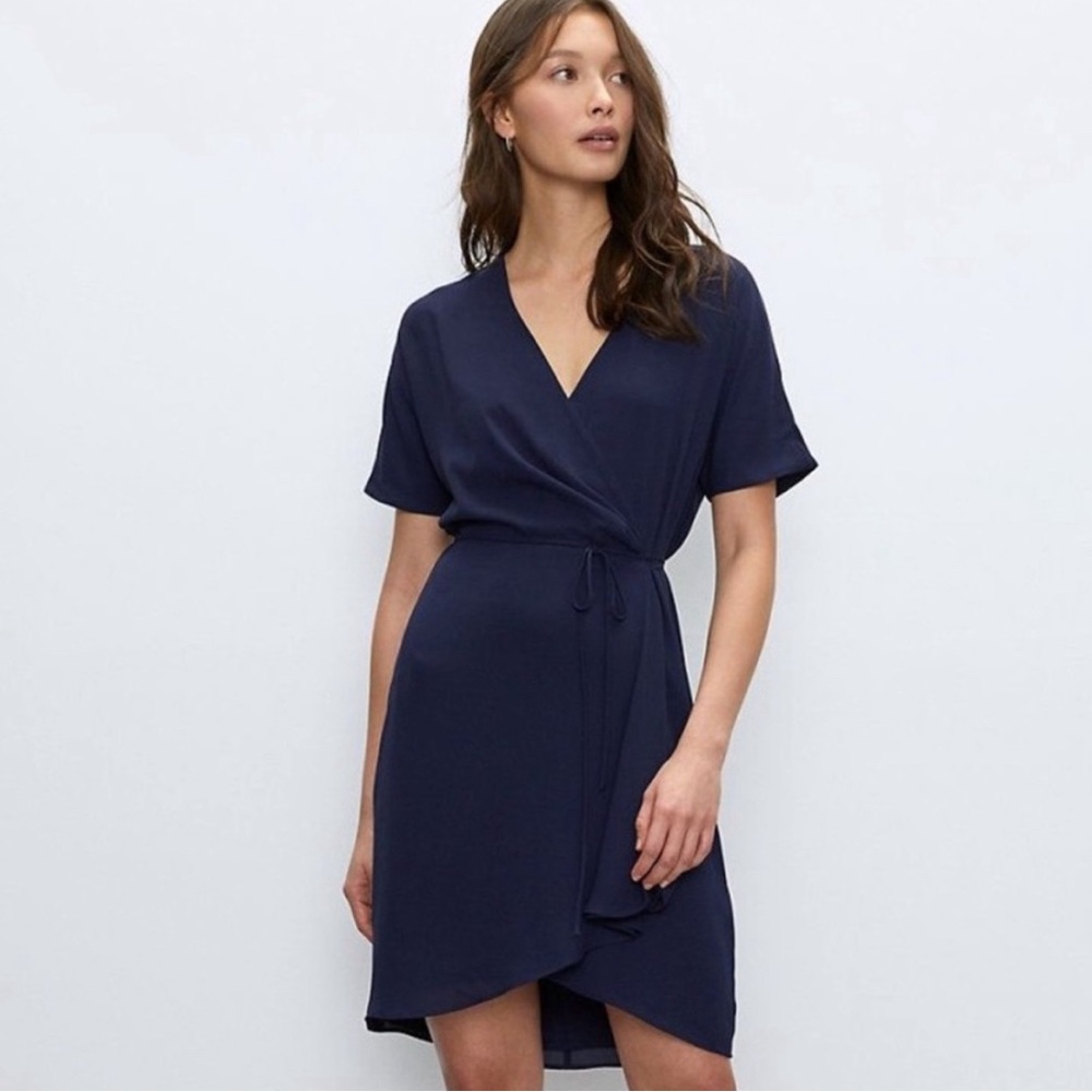 Aritzia Babaton Wallace Wrap Dress size L Navy Silky Elegant Quiet Luxury Party
